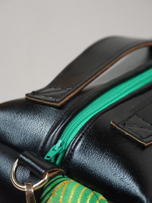 Sac en Wax et simili cuir Le Dee black foglia