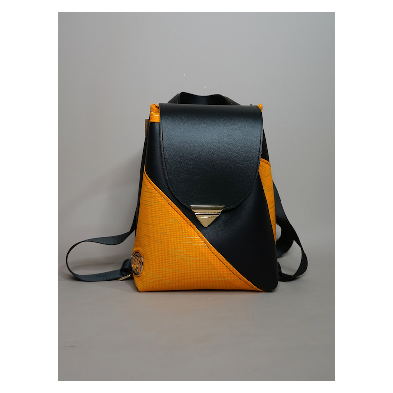 Sac à dos mini Orange & Noir – Élégance artisanale | The Mad Shop