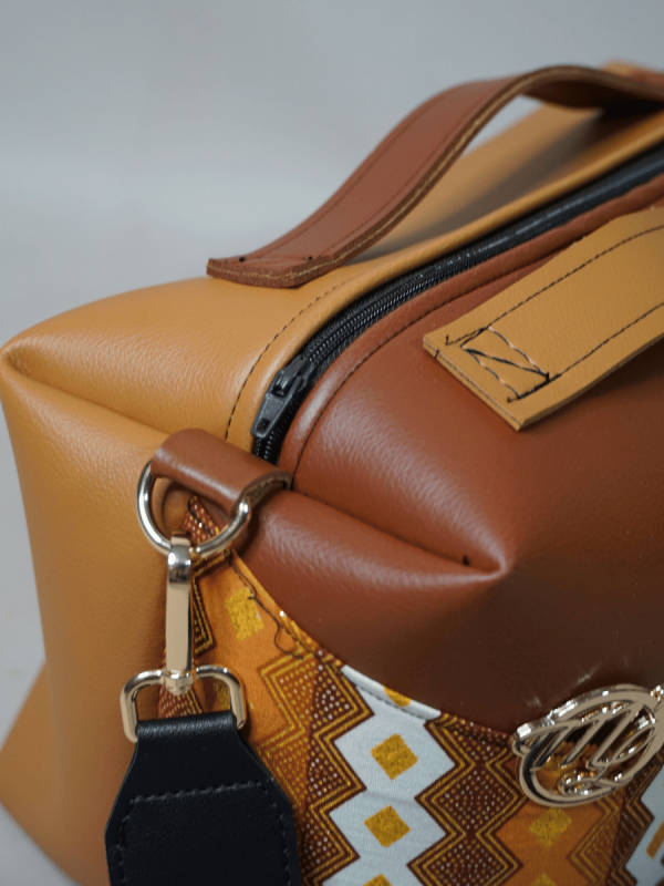 DEE biton Black & Camel